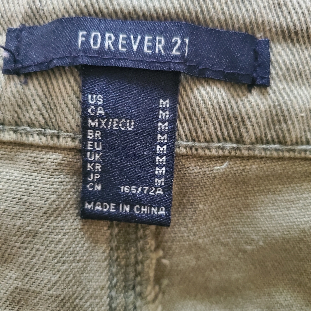 NWT Forever 21 Green Short - Picture 4 of 5